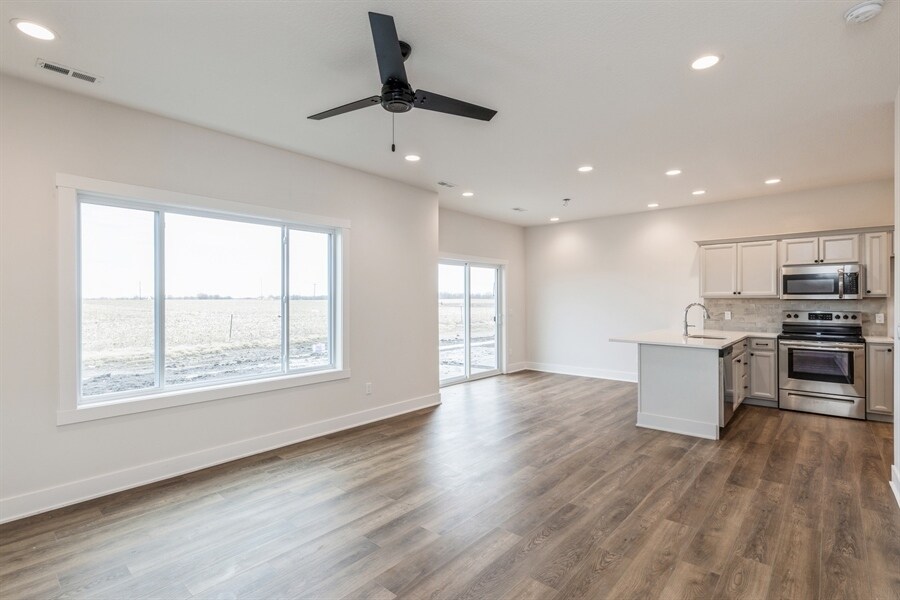 Building Photo - 915 Henryson St