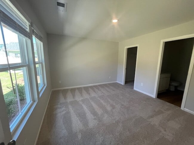 Building Photo - Cozy New-Build in Leland!