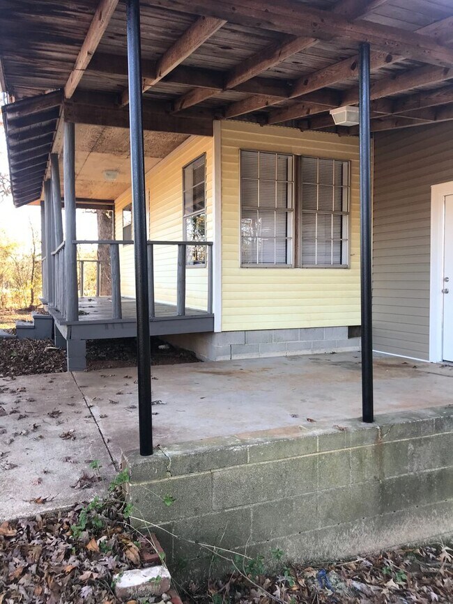 Building Photo - For Rent: Anderson Highway, Hartwell, GA -...