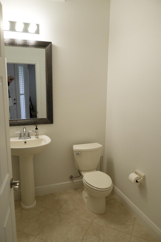 Building Photo - 5027 Dulce Ct