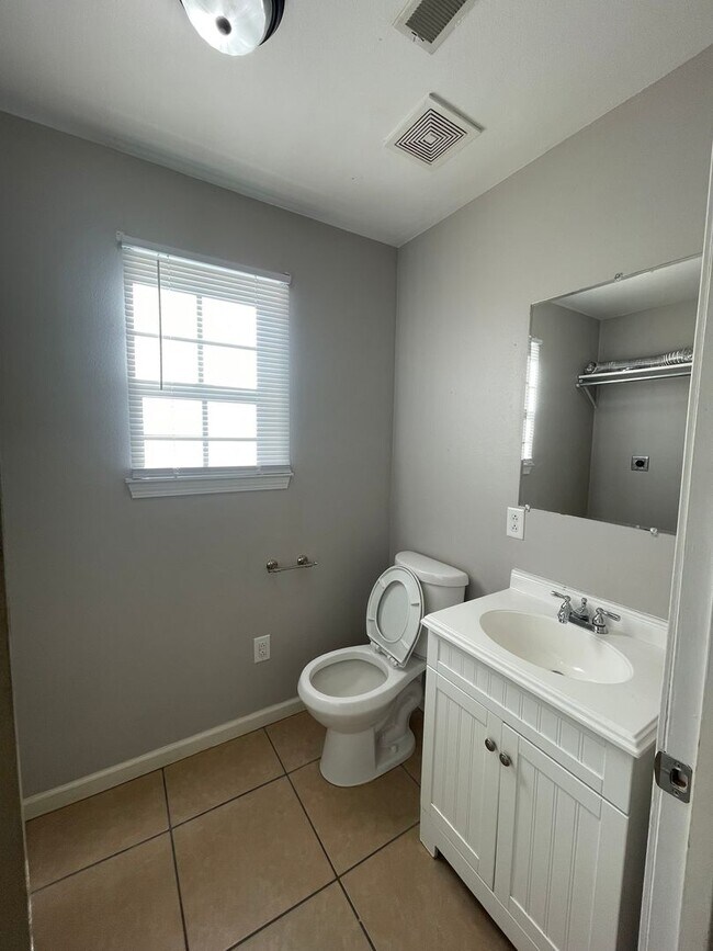 Building Photo - Pemiscot Town Homes