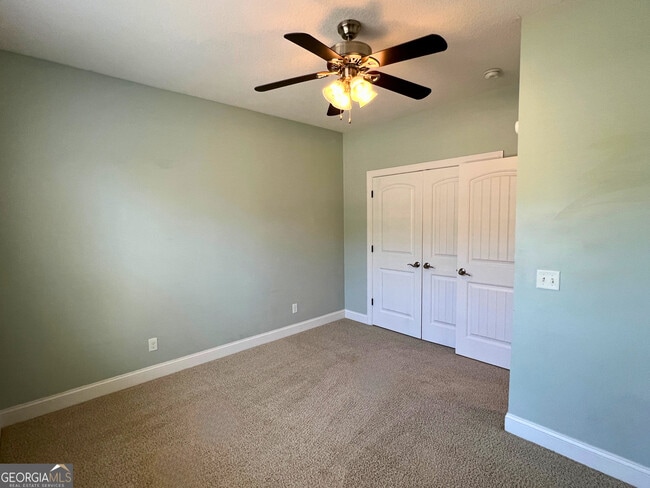 Building Photo - 129 Oarsman Crossing