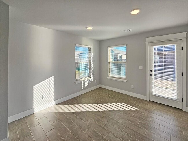 Building Photo - 2091 Bluebonnet Ln