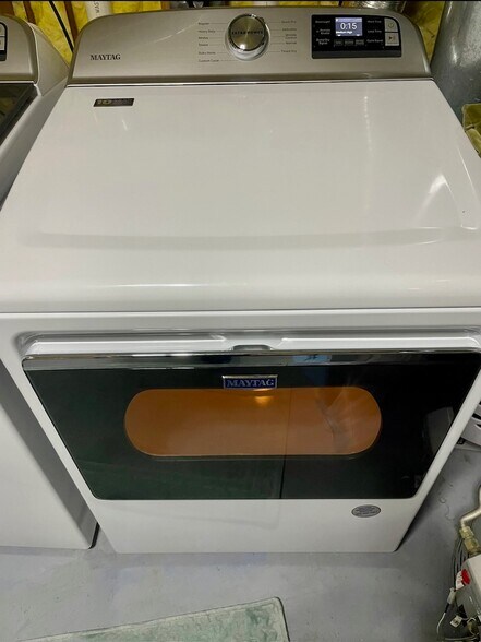 Building Photo - 1887 Hunters Dr