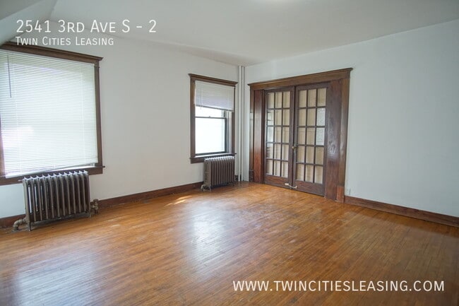 Building Photo - 2541 3rd Ave S