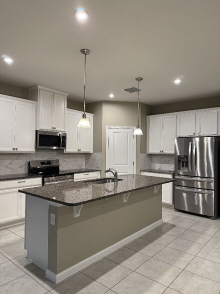 Building Photo - 334 Winter Bliss Ln