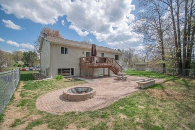 Building Photo - Click the “Apply Now” button or email wapmrentals@gmail.com for a prompt response.