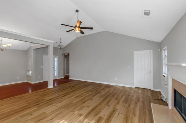 Building Photo - 129 Meadow Ct