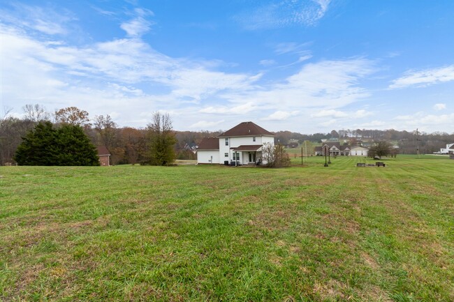 Building Photo - Lovely Single Family Home with Land