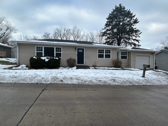 Building Photo - 1810 Logan St