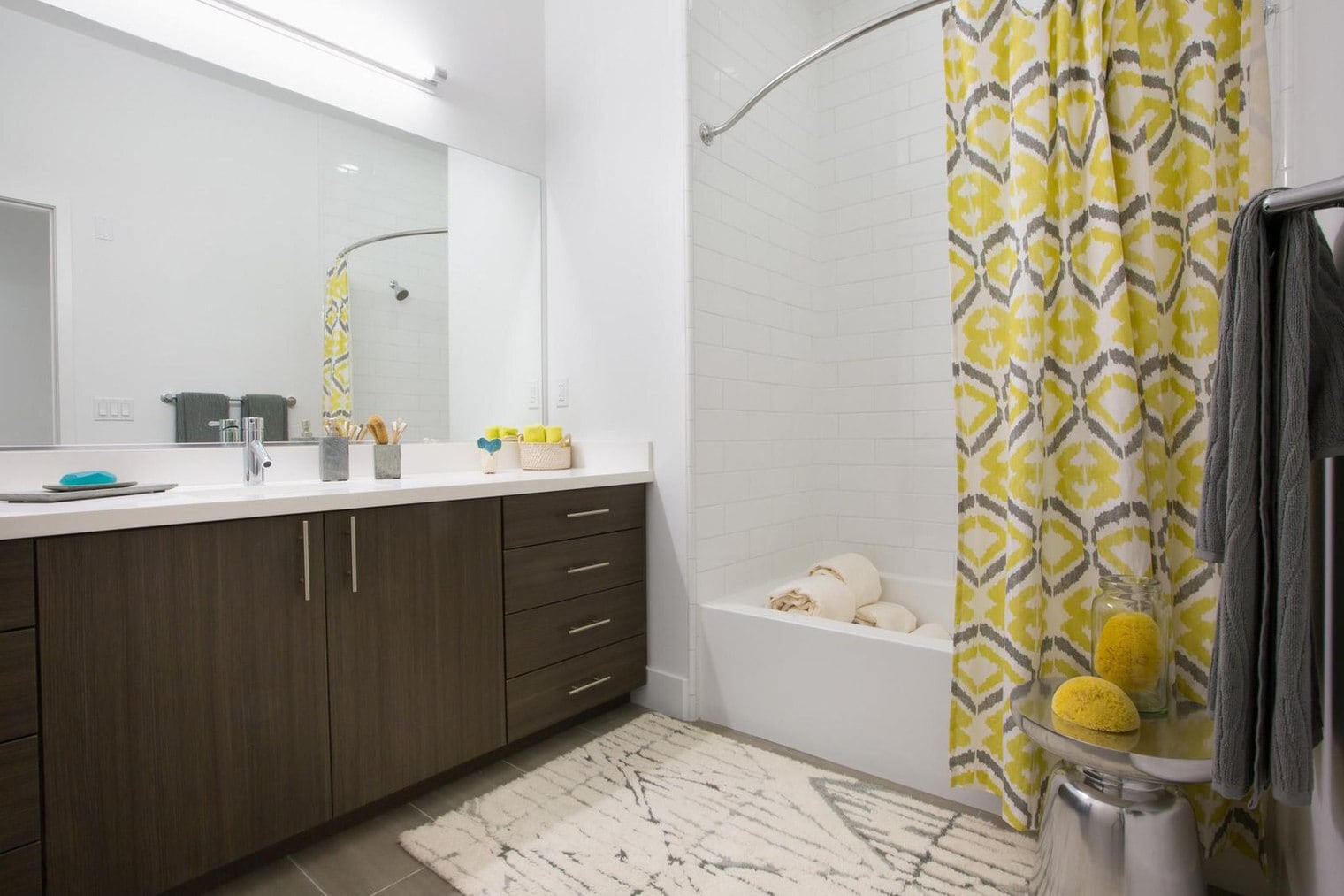 Building Photo - 150 S Taaffe St