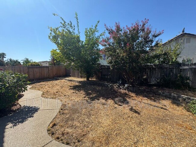 Building Photo - 9440 Stone Springs Dr
