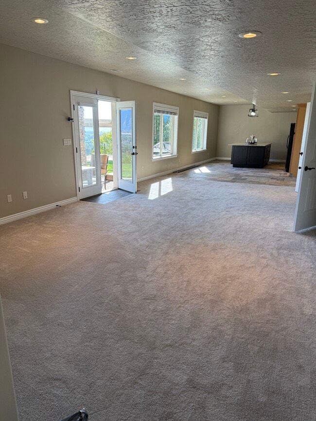 Building Photo - 2524 E 700 S