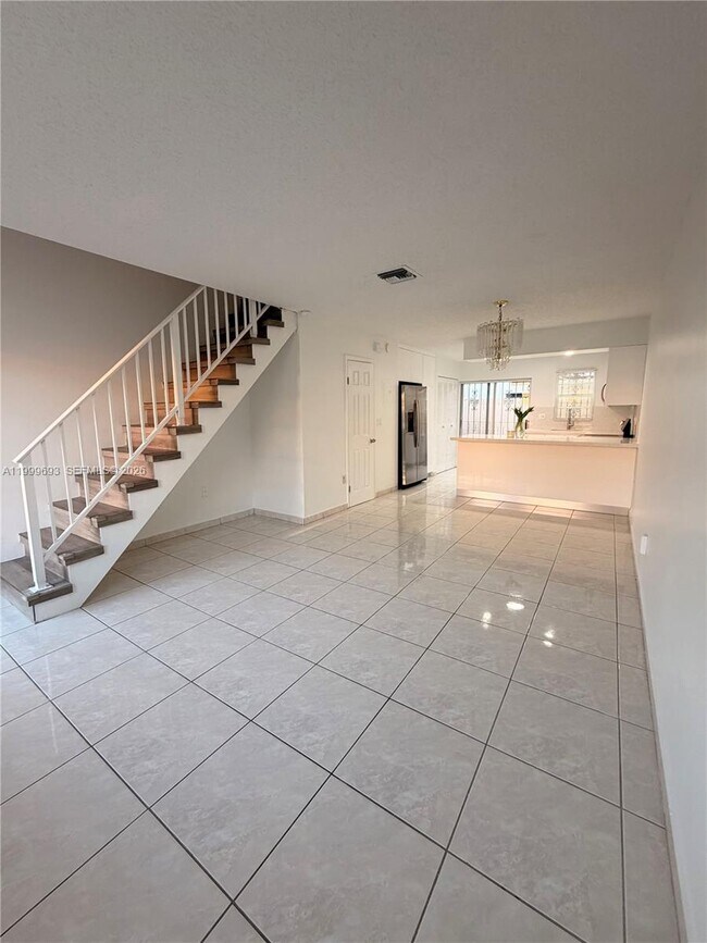 Building Photo - 1460 W 41st St