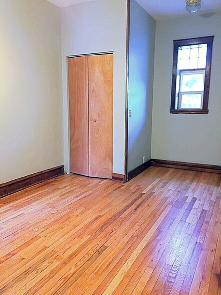 Master Bedrooom - 5339 S Maryland Ave