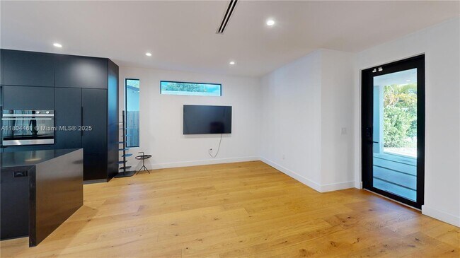 Building Photo - 353 NW 50th St
