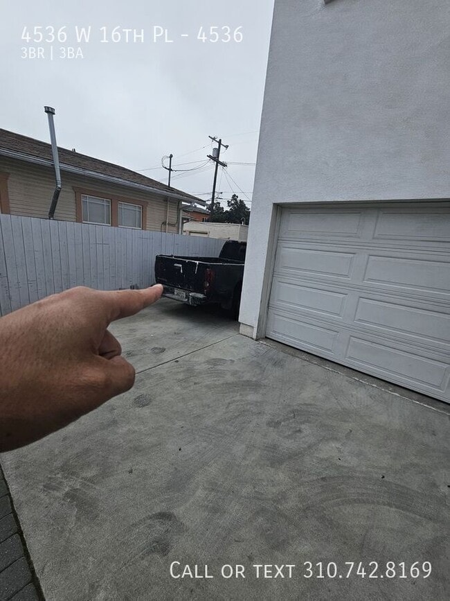 Building Photo - 4536 W 16th Pl