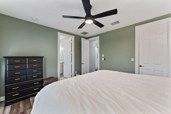 Building Photo - 500 Pacific Grove Dr