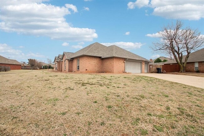 Building Photo - 5501 Lanceshire Ln