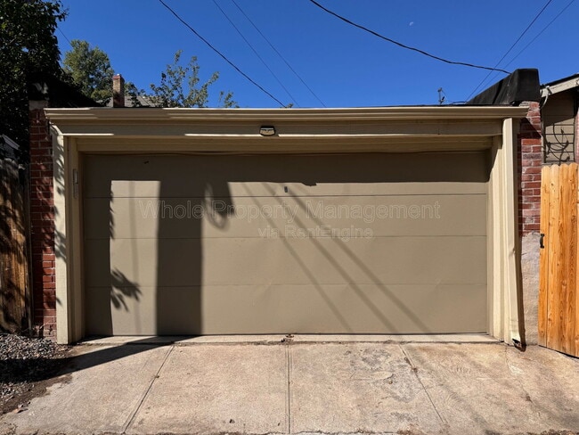 Building Photo - 2118 E 21st Ave