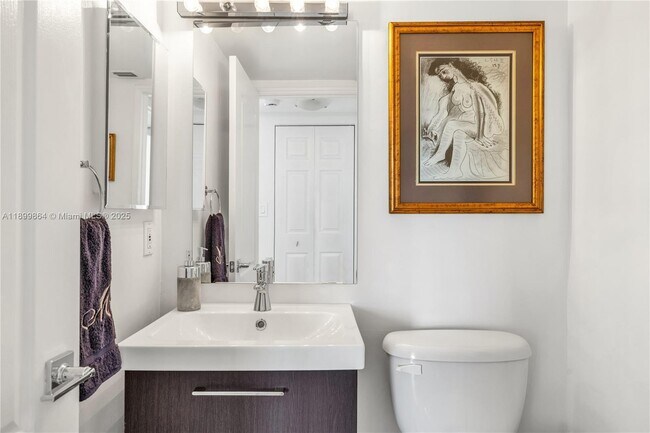 Building Photo - 1900 Sunset Harbour Dr