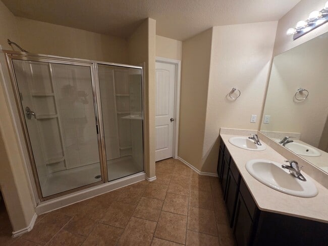 Building Photo - 19115 Shire Horse Blvd