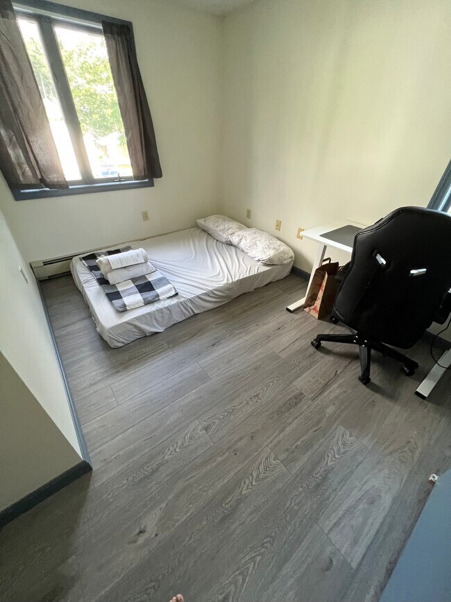 Building Photo - 177 May St