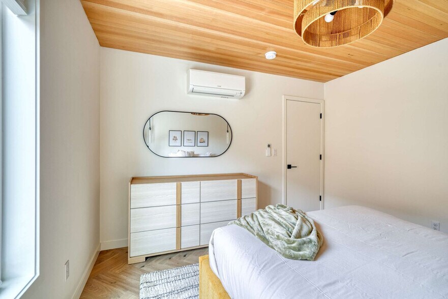 Building Photo - 5012-5022-5022 NE 26th Ave