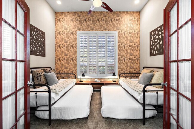 Building Photo - 36 W Dove Wing Dr