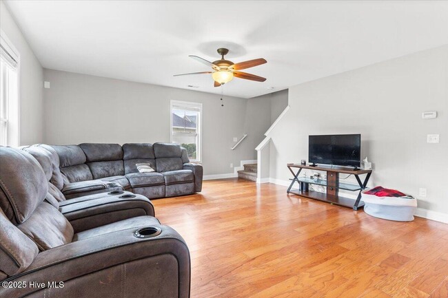 Building Photo - 1044 Slater Way