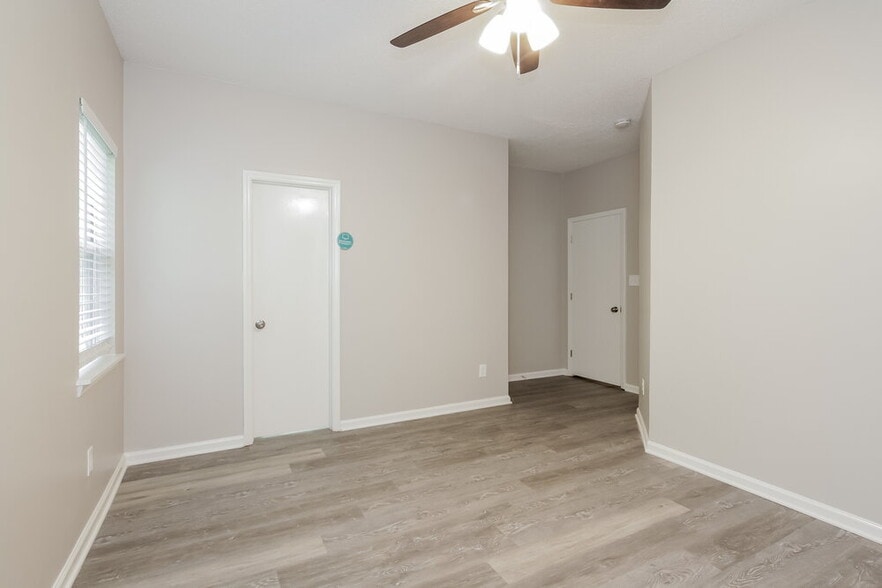 Building Photo - 11017 Shipwright Ln