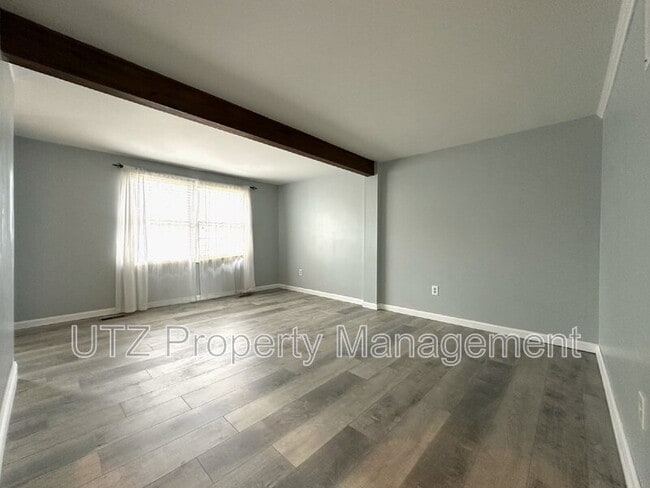 Building Photo - 121 Marydell Dr