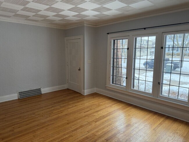 Building Photo - 2031 E Marion St