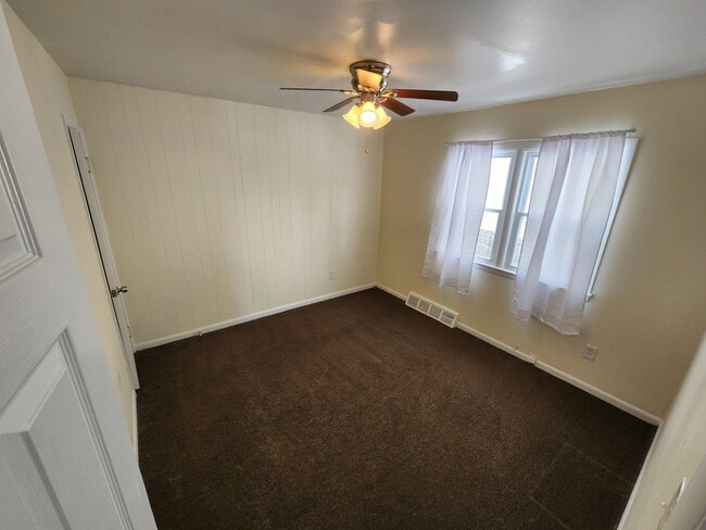 Building Photo - 13601 Beachwood Ave