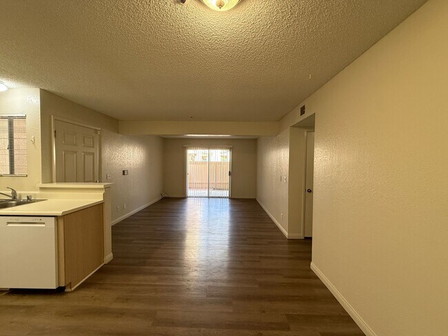 Building Photo - Downstairs Corner Condo in the Gated Commu...