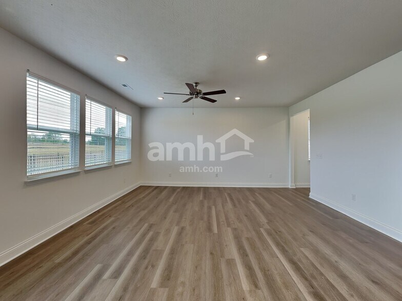 Building Photo - 9166 Henley Ave