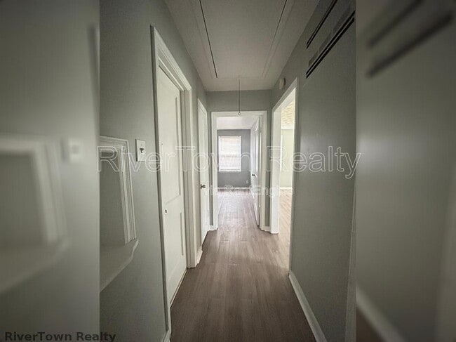 Building Photo - 1048 Maria St