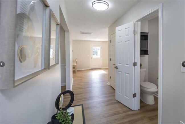 Building Photo - 833 Marie Trce