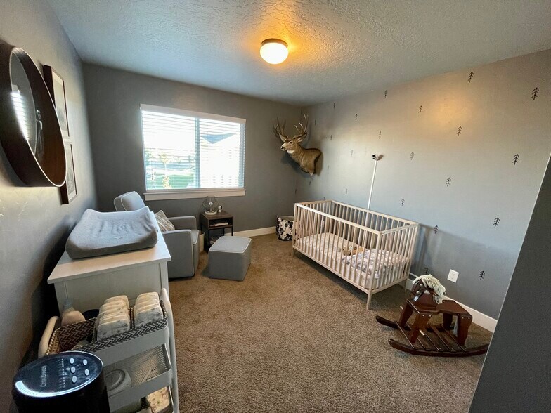 Building Photo - 5568 W Rokeby Ln