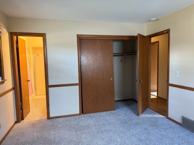 Building Photo - 1135 Welcome Cir