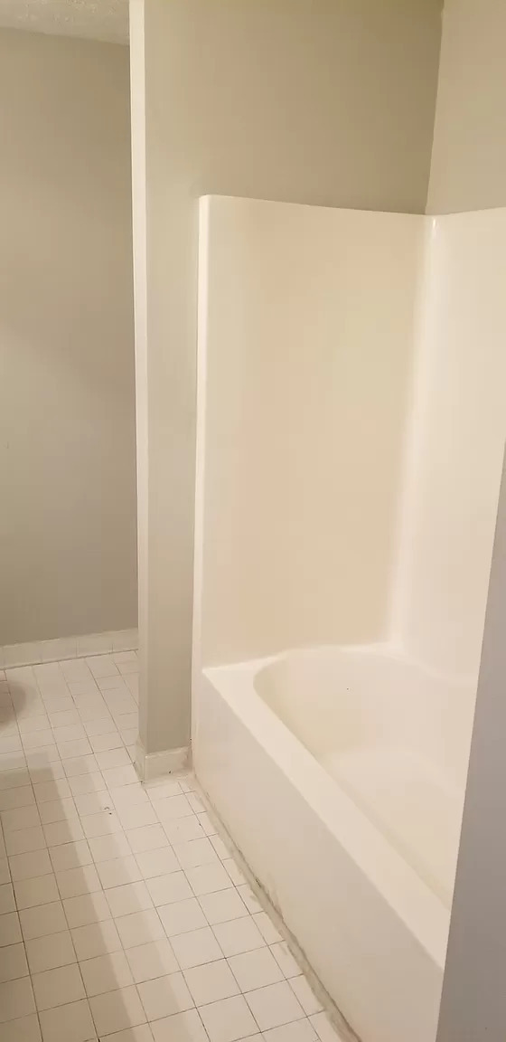 Building Photo - Spacious 3BR Townhome, Total Electric