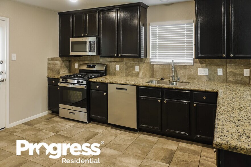 Building Photo - 5139 Misty Ln