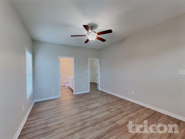 Building Photo - 239 Grovemere Ln