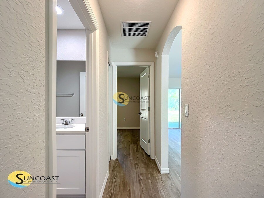 Building Photo - 2639 W Felton Ln