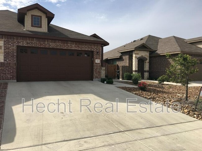 Primary Photo - 684 Creekside Cir