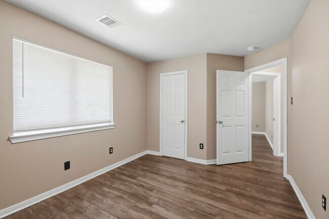 Building Photo - 3031 Cypress Island Dr