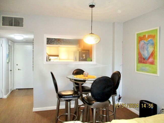 Building Photo - furnished apartment with intracoastal acce...