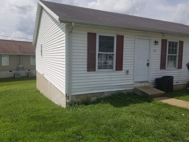 Building Photo - Space & Convenience! 2 Bedroom Duplex