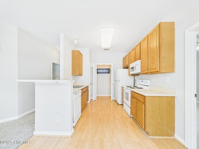 Building Photo - 2111 Kudrow Ln