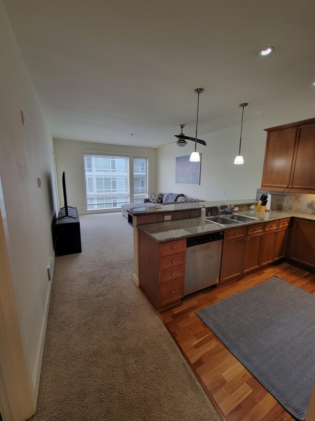 Building Photo - 400 Washington Ave